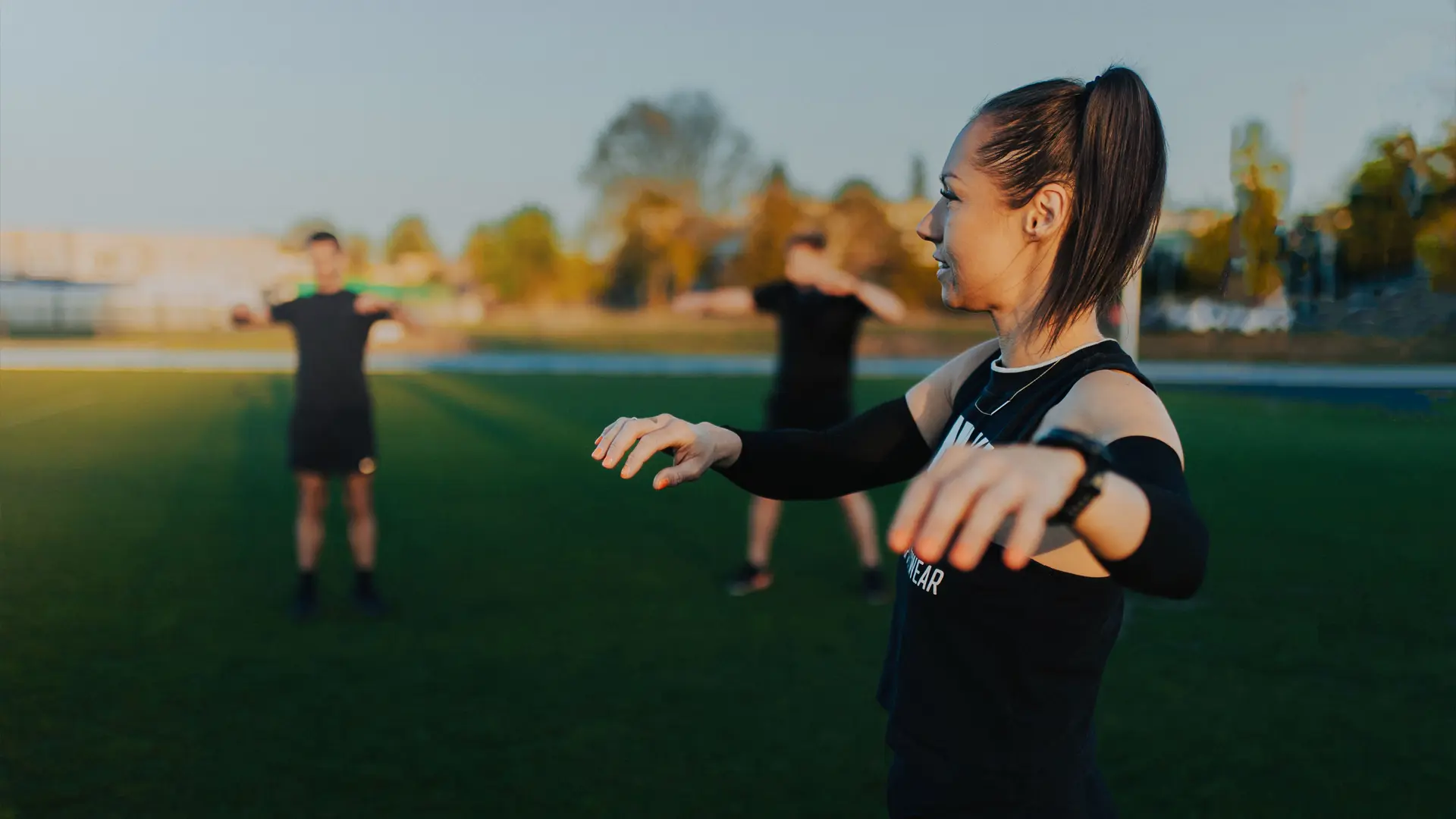 PB Run Club — wspólna rozgrzewka na boisku